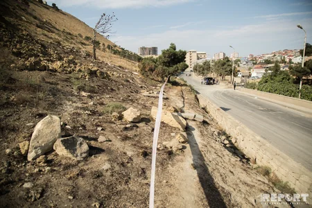 Badamdarda torpaq sürüşməsi baş verib, 8 ailəyə evlərini tərk etməklə bağlı xəbərdarlıq olunub - FOTOREPORTAJ - VİDEO - YENİLƏNİB