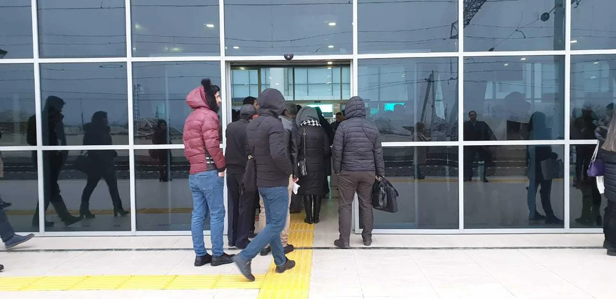 Bakı-Sumqayıt qatarının hərəkətində yaranmış problemin səbəbi məlum olub - YENİLƏNİB