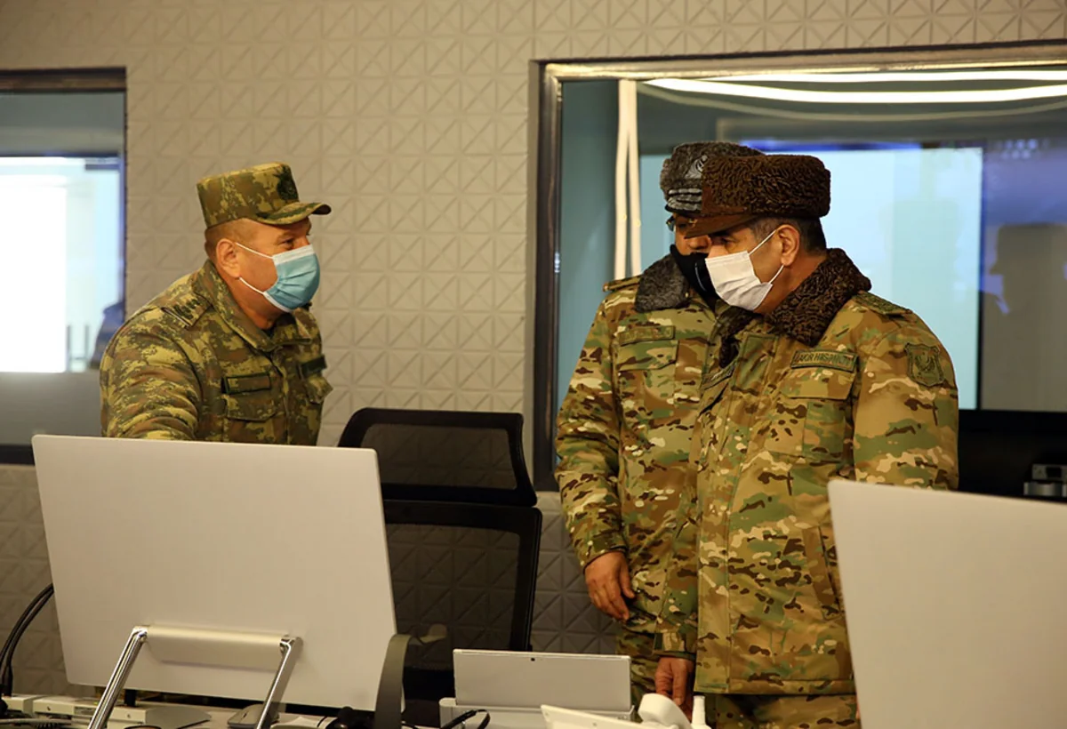 Azerbaijani defense minister visits Air Force Combined Command Post