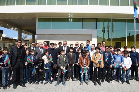 Bakının Buzovna qəsəbəsində yeni idman zalının açılışı olub