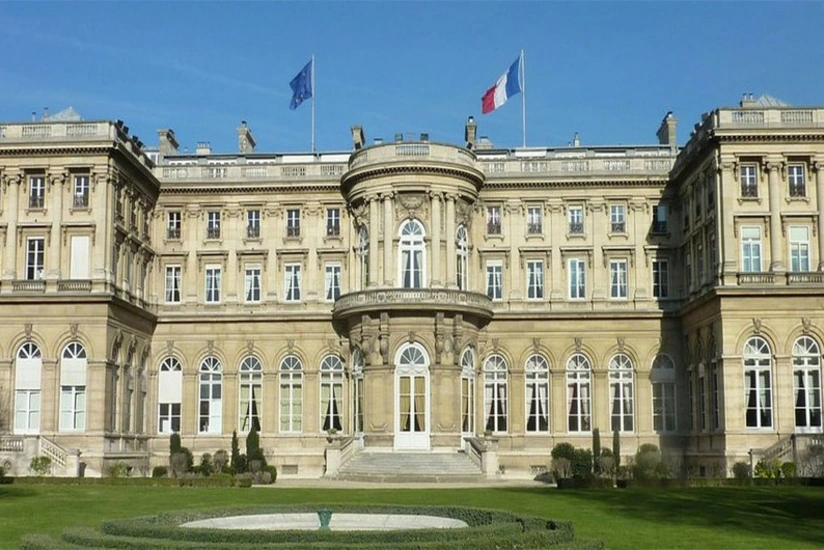 France calls for citizens to leave Afghanistan