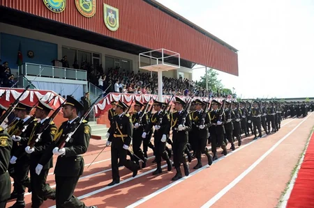 Xüsusi təyinatlı hərbi təhsil müəssisələrinin 2015-ci il buraxılışına həsr olunan təntənəli mərasim keçirilib - FOTO