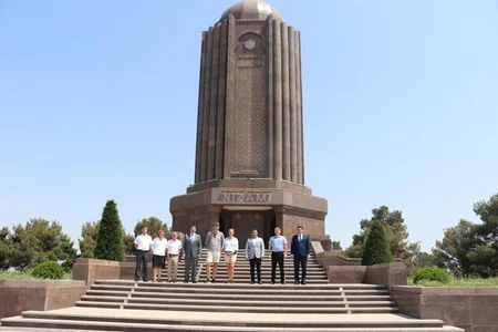 Yanne Holst Hübner və Klaus Risbcergin Azərbaycana işgüzar səfəri davam edir