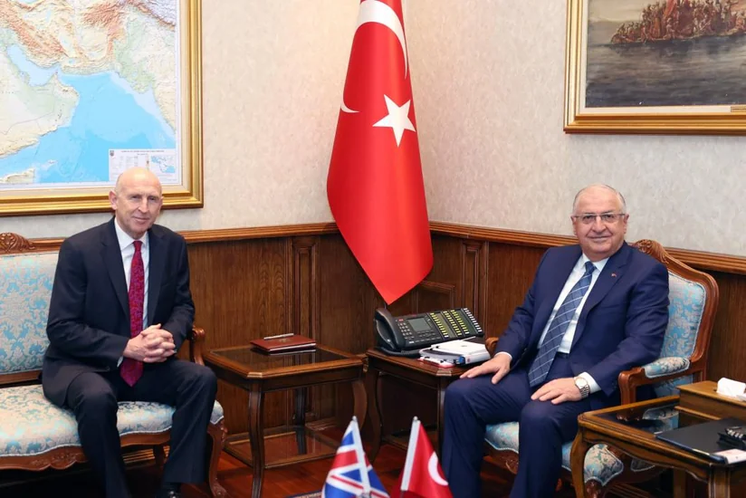 Yaşar Gülər britaniyalı həmkarı ilə Suriyadakı son durumu müzakirə edib