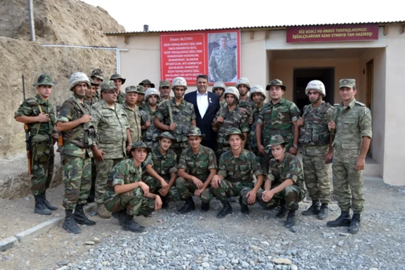 Ön səngərdə Ramazan bayramı qeyd edilib - FOTO