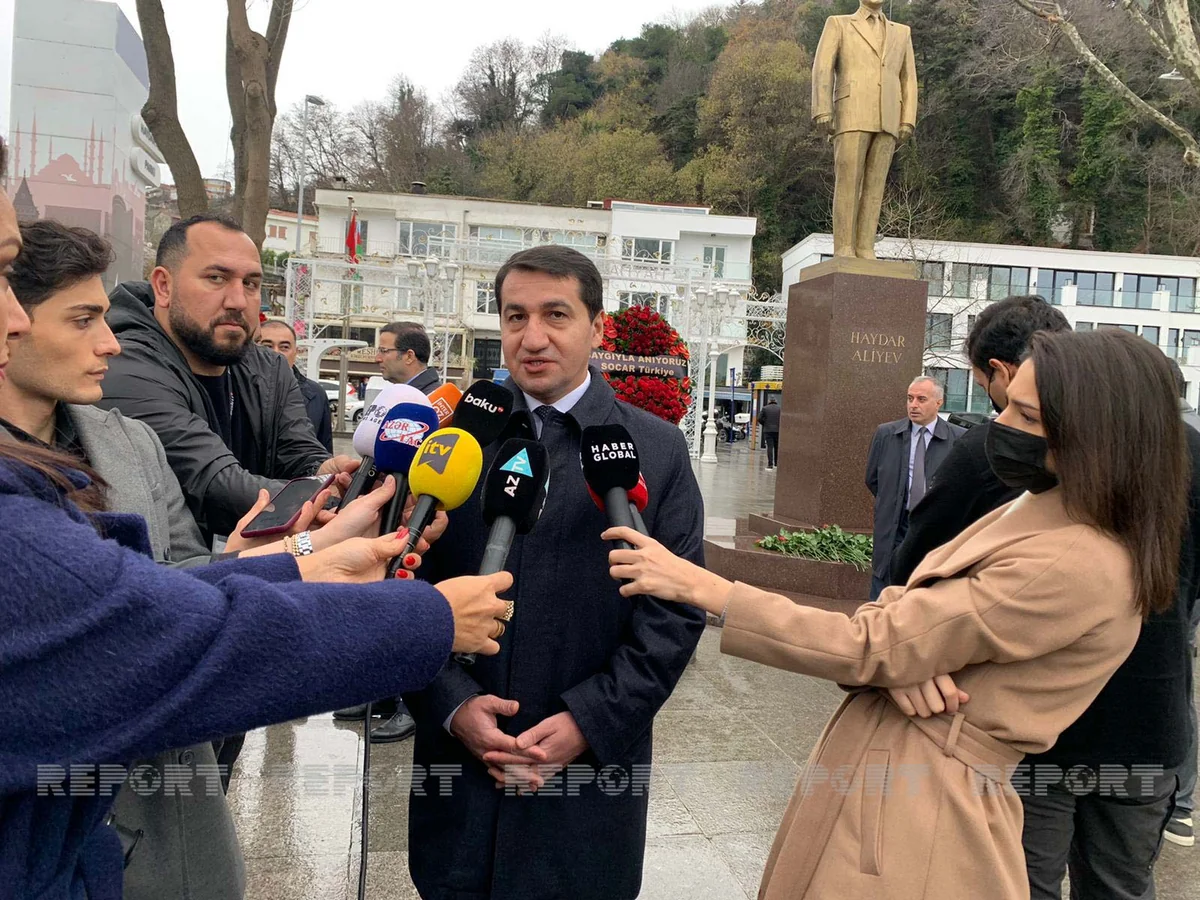 Hikmət Hacıyev: Ulu Öndərin qoyduğu irs əsasında Azərbaycan dövləti hərtərəfli inkişaf edir