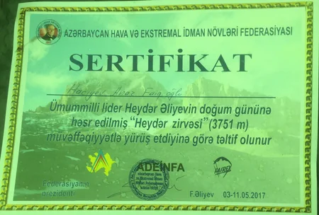 SOCAR-ın əməkdaşı “Heydər Əliyev” zirvəsinə yürüşdə iştirak edib - FOTO