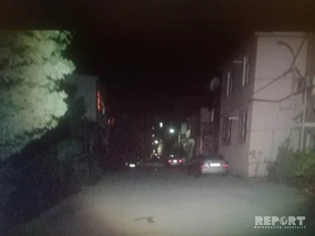 Abşeronda eyvandan yıxılan körpə sağ qalıb - FOTO