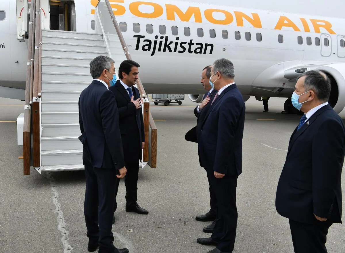 Speaker of Tajik Parliament arrives in Azerbaijan