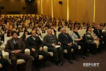Dövlət Bayrağı günü münasibətilə Gəncədə ağacəkmə aksiyası keçirilib - FOTO