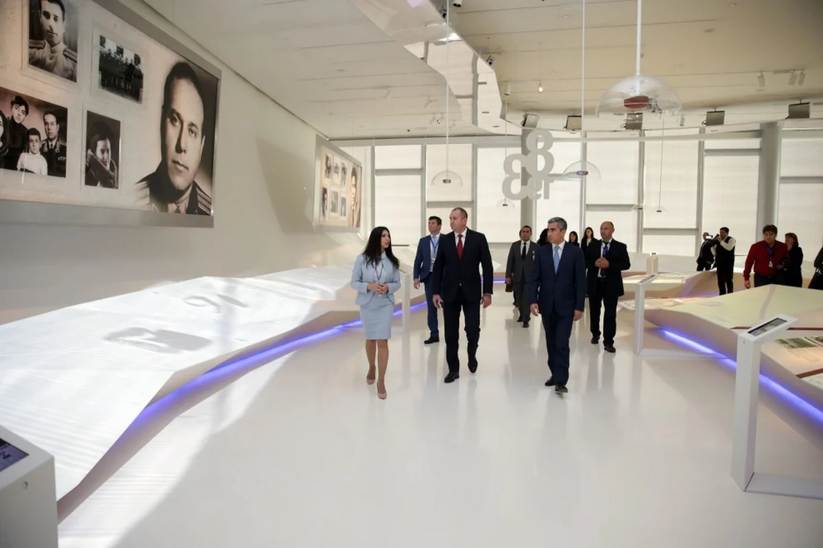 Bolqarıstan prezidenti və xanımı Heydər Əliyev Mərkəzində olublar