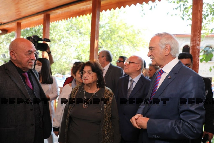 Azərbaycanın mədəniyyət xadimləri Bülbülün ev muzeyində olub