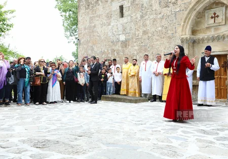 Qəbələdəki Cotari kilsəsində Pasxa bayramı qeyd edilib - YENİLƏNİB