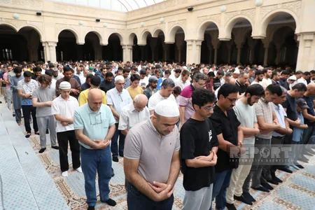 Bakıda bayram namazı qılınıb