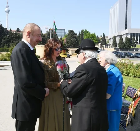 Prezident İlham Əliyev 9 May - Qələbə Günü münasibətilə Bakıda keçirilən mərasimdə iştirak edib - YENİLƏNİB