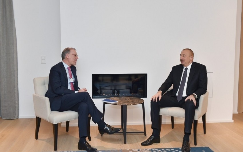 President Ilham Aliyev met with Carlsberg Group CEO in Davos