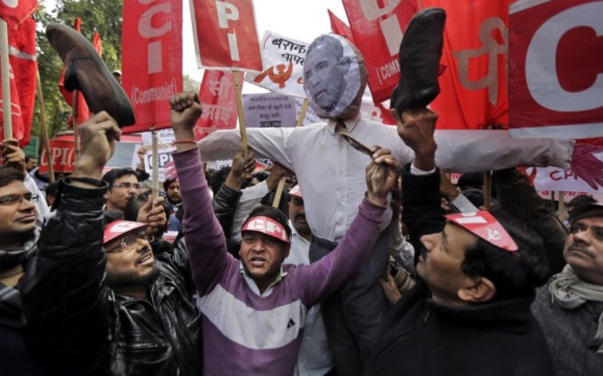 ​Hindistanda ABŞ prezidentinin müqəvvası yandırılıb
