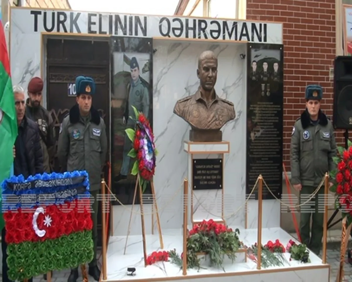 Kürdəmirdə Aprel döyüşləri şəhidinin büstünün açılışı olub