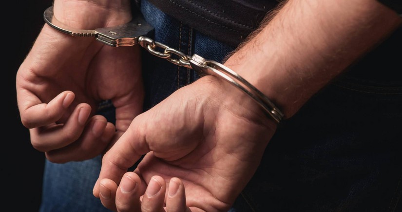 Bakıda avtomobildən 10 min manata yaxın pulu oğurlamaqda şübhəli bilinən şəxs saxlanılıb