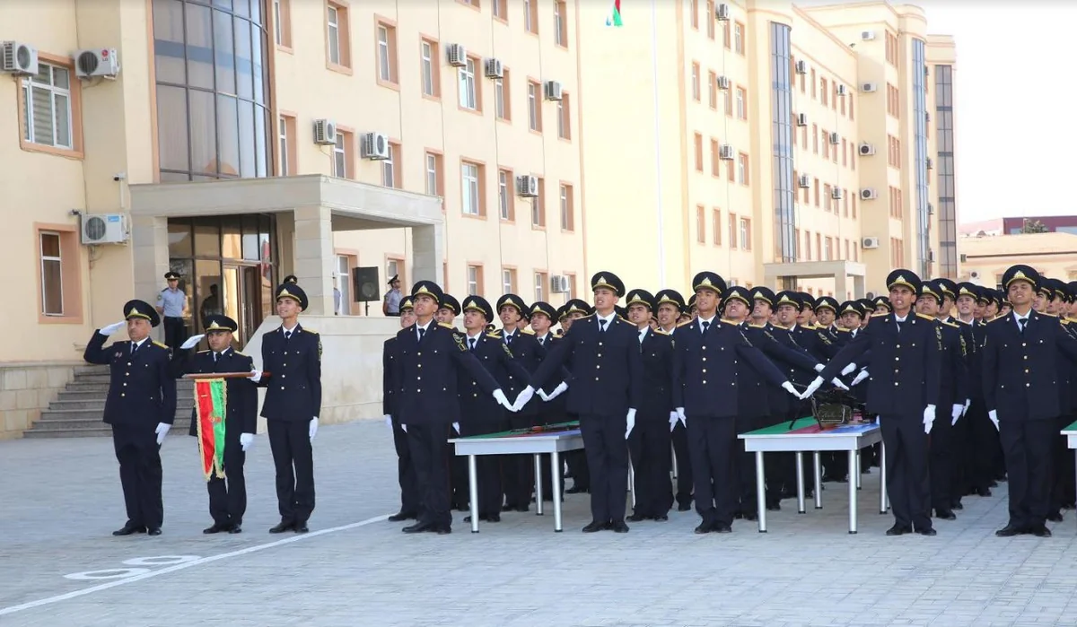 Kursantlar polis andı içiblər