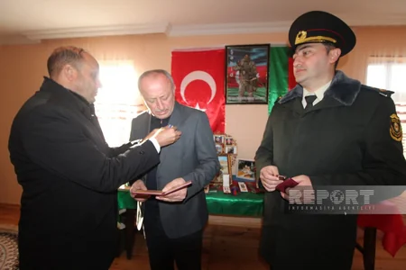 Qazaxda bir neçə şəhidin orden və medalları ailə üzvlərinə təqdim edilib