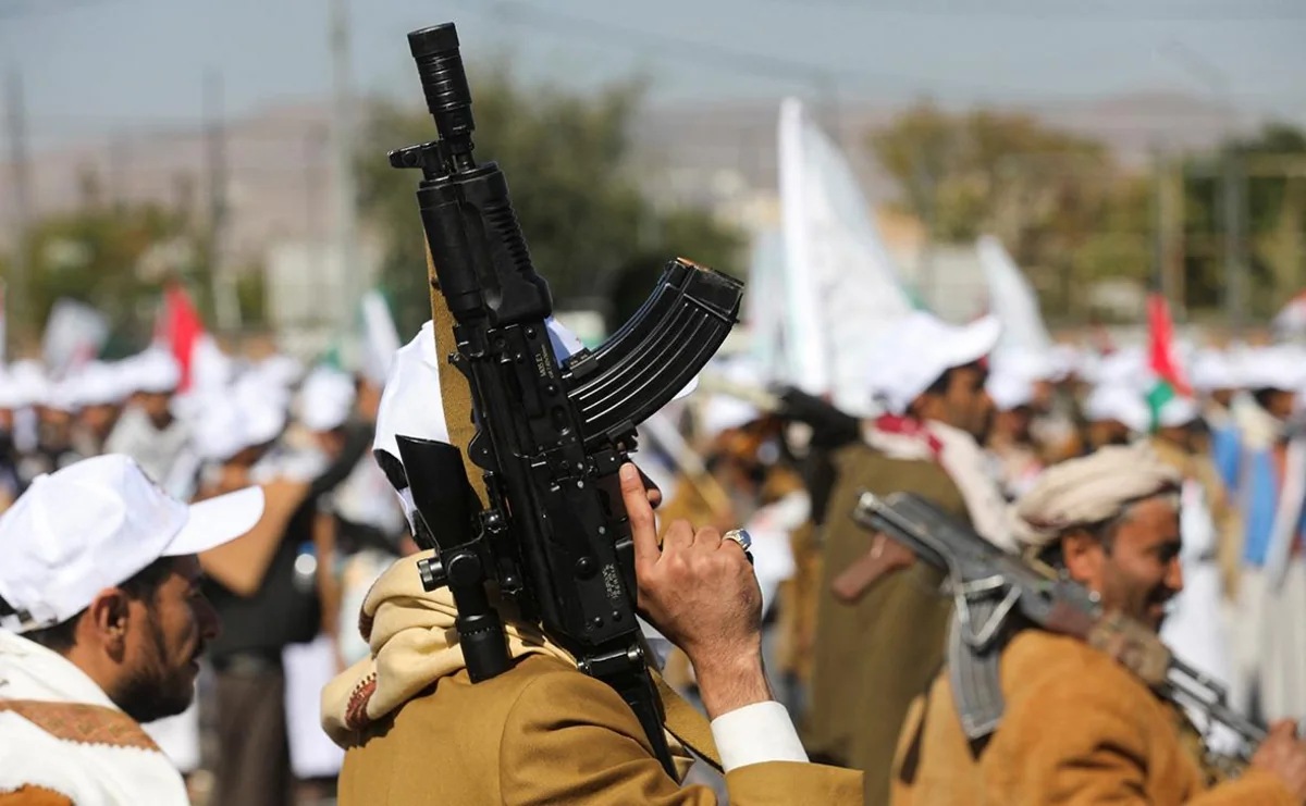 2 killed, 5 injured in Houthi attack on gov't forces in S. Yemen