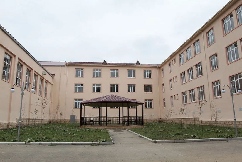 Kürdəmirdə məktəblərin qarşısında təhlükəsizlik tədbirləri görülür