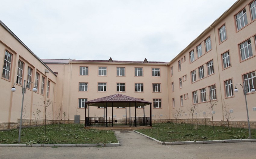 Kürdəmirdə məktəblərin qarşısında təhlükəsizlik tədbirləri görülür