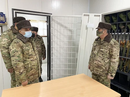 Zakir Həsənov Laçına gedib, yeni tikilən hərbi hissələrə baxış keçirib