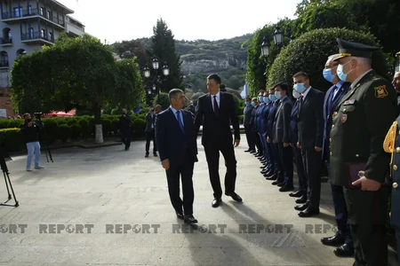 Zakir Həsənov Gürcüstanda Heydər Əliyevin büstünü ziyarət edib