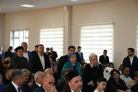 Eldar Əzizov Əmircan sakinlərinin problemlərinin həlli ilə bağlı tapşırıq verib