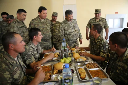 Müdafiə Nazirliyinin rəhbərliyi cəbhə bölgəsinə gedib