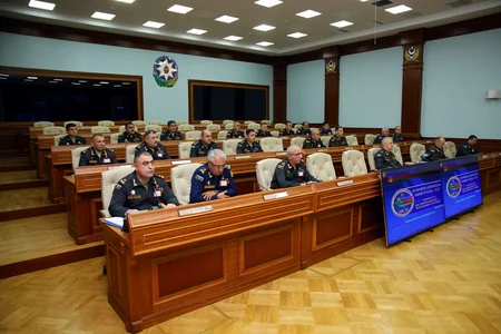 Defence minister meets with staff involved in Command-Staff War Games