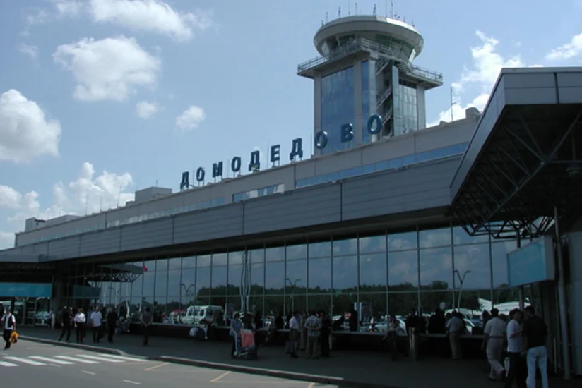 Самолёт с пассажирами на борту загорелся в аэропорту Домодедово