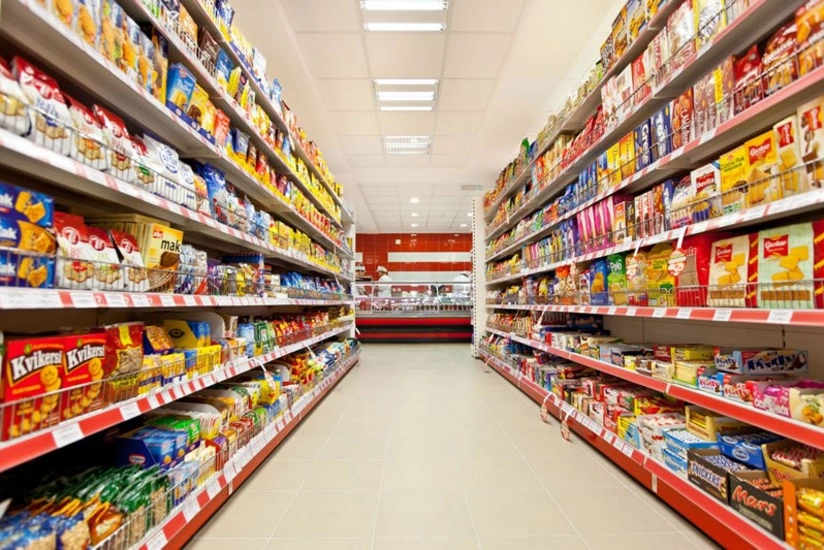 В Азербайджане запретили покупателям брать неупакованные продукты