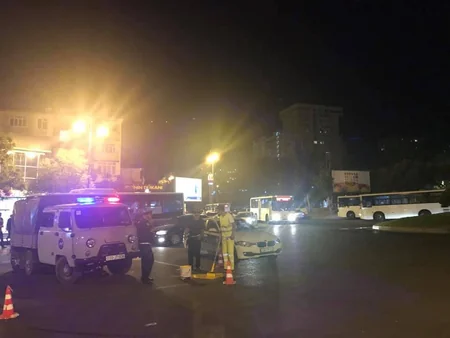 Yol polisi paytaxtın mərkəzi küçə və prospektlərində hüquqi maarifləndirmə tədbirləri aparır - FOTO