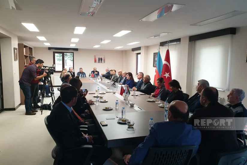 Türkiyə QHT-ləri Şuşa-Xankəndi yolunda etiraz aksiyası keçirənləri dəstəkləyib