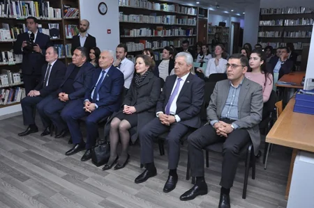 Le Carrefour qəzetinin Frankofoniya həftəsində təqdimatı keçirilib