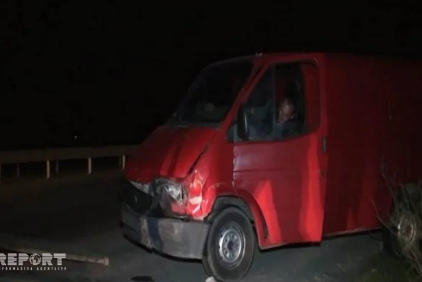 Goranboyda yük maşınından yola düşən köşk qəzaya səbəb olub - FOTO