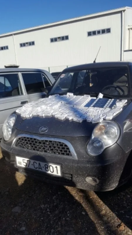 Azərbaycan gömrükçüləri siqaret aşkar ediblər