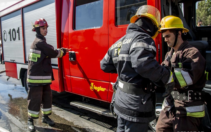 Ucarda yük maşını yanıb