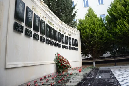 UNEC-də 20 Yanvar şəhidlərinin Memorial-Xatirə Kompleksinin açılışı olub