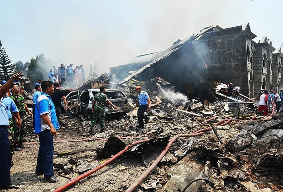 ​İndoneziyada təyyarə qəzasında həlak olanların sayı 38-ə çatıb