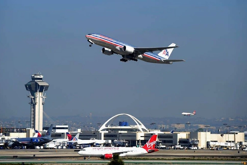 American Airlines Venesuelaya uçuşları dayandırıb