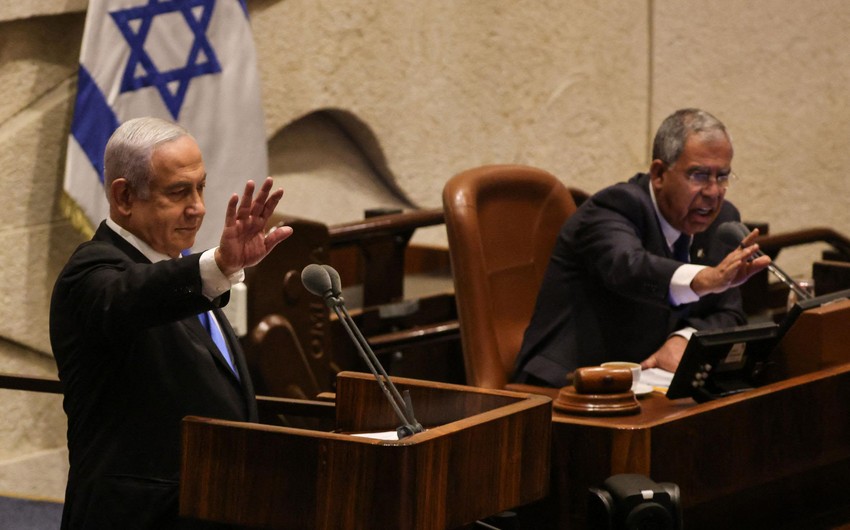Three Israeli ministers simultaneously submit resignation letters