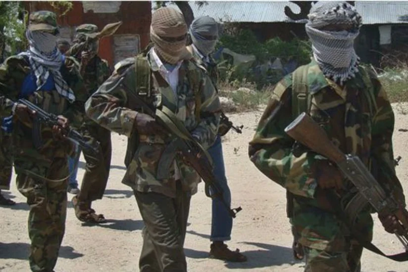 ​Somali: əş-Şəbab liderlərindən biri təslim olunub