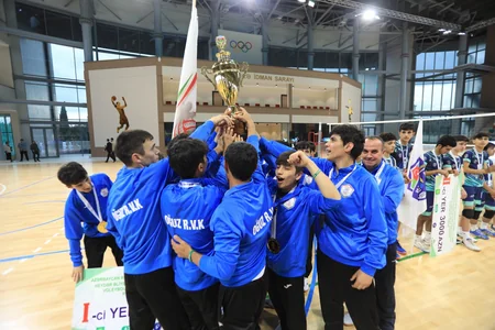 Gəncədə Heydər Əliyevin anadan olmasının 101-ci ildönümünə həsr olunmuş respublika voleybol turniri keçirilib