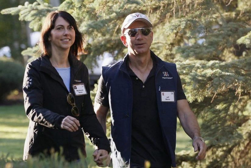 Tramp arvadından ayrılmaq istəyən Amazon rəhbərinə uğur diləyib - VİDEO