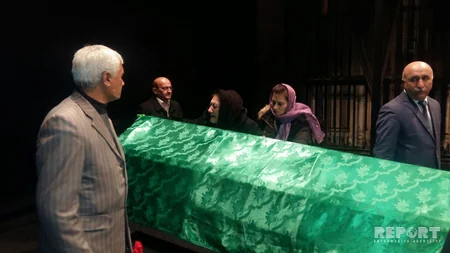 Lənkəran teatrında əməkdar artistlə vida mərasimi keçirilib - FOTO