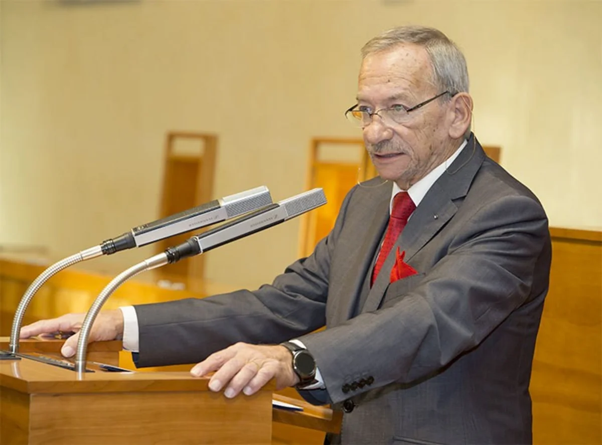 Умер спикер Сената Чехии Ярослав Кубера